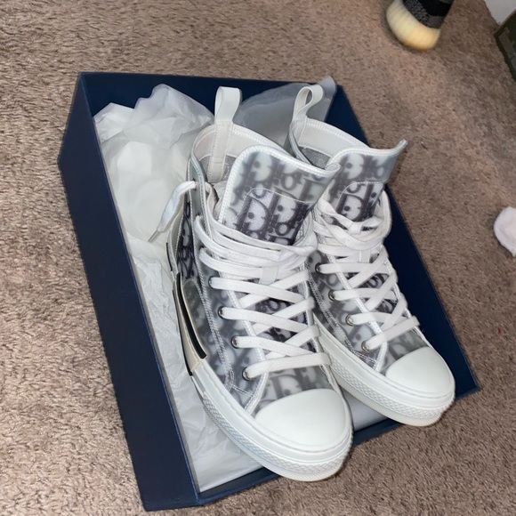 Size 7 fits like an 8 only wore 3 time - Picture 4 of 7